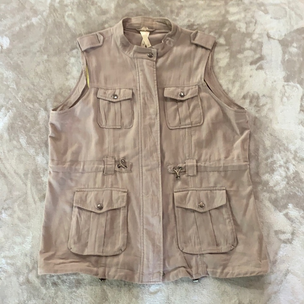 Brown 100% cotton cargo vest.